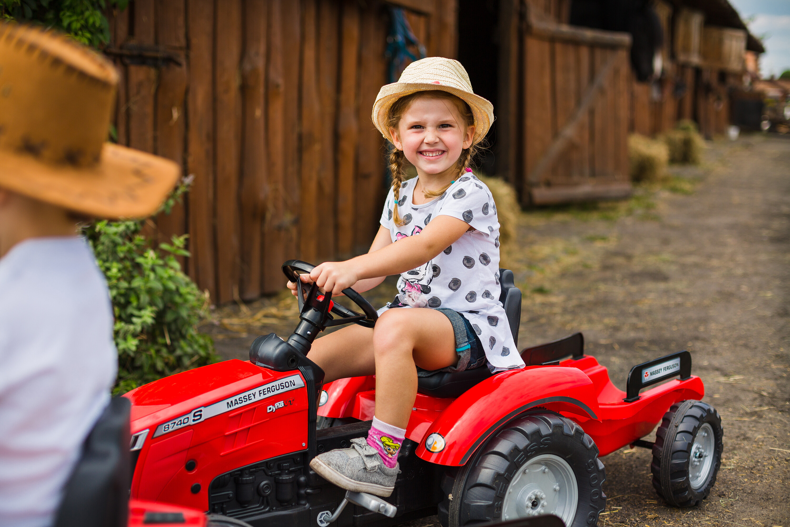 Traktor med vogn FALK Massey Ferguson