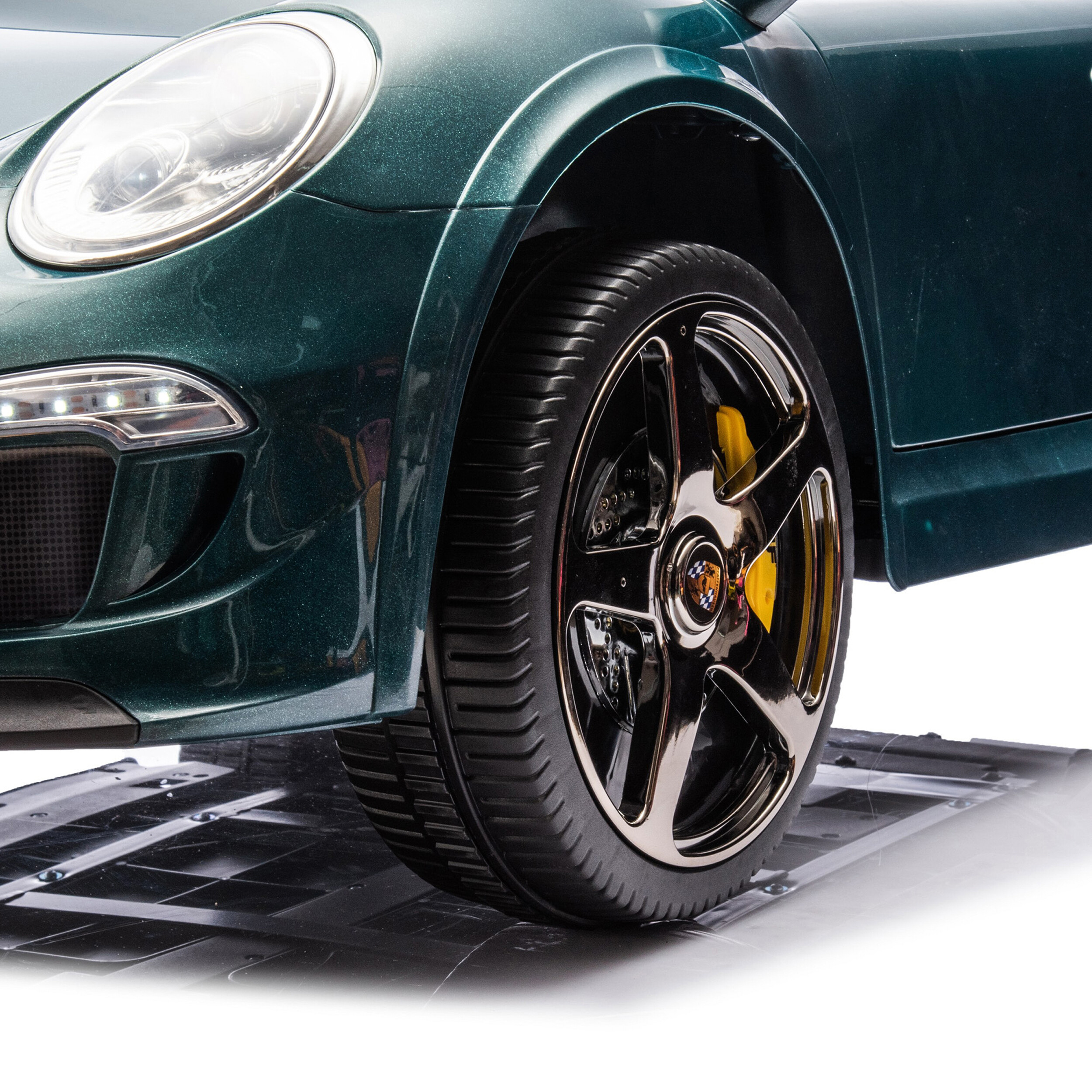 Elbil RUF 2 personers 4 x 18V motor, EVA hjul, NORDIC PLAY