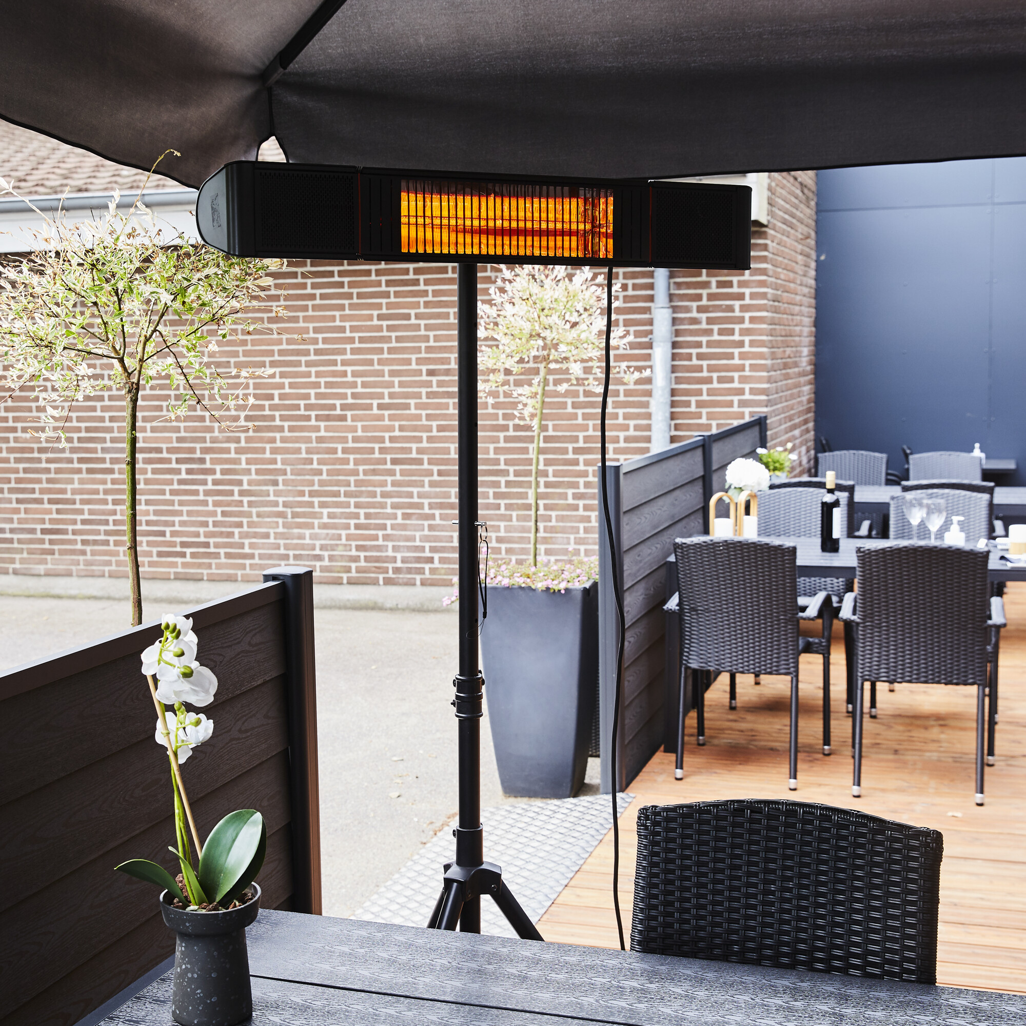 Terrassevarmer ECO pro-line 2000W, BT APP og højtalere HEAT1, sort