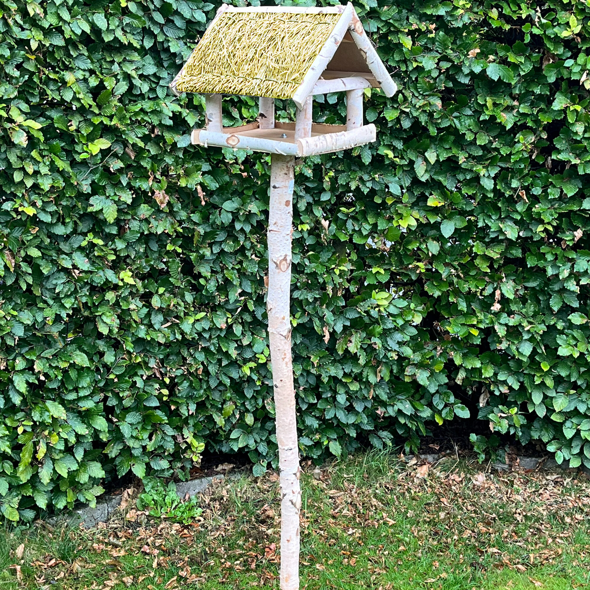 Fuglefoderhus i birketræ med fod HORTUS