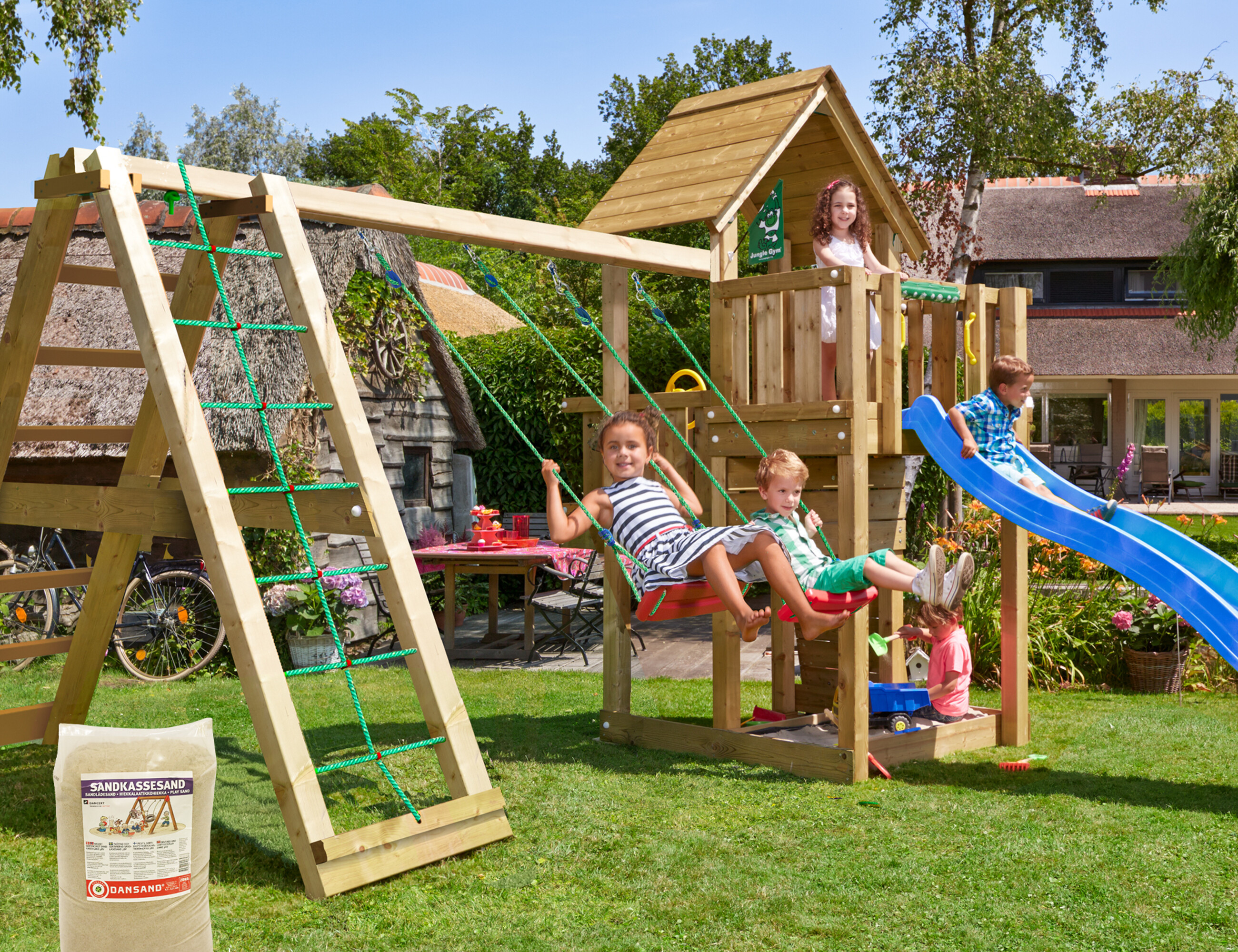 Legetårn Jungle Gym Cubby m/2-Climb Module 220, 120 kg sand og blå rutschebane