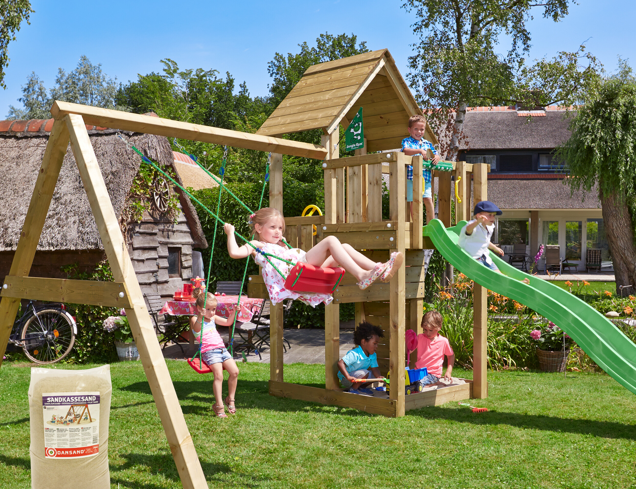 Legetårn Jungle Gym Cubby m/2-Swing Module 220, grøn rutschebane og 120 kg sand