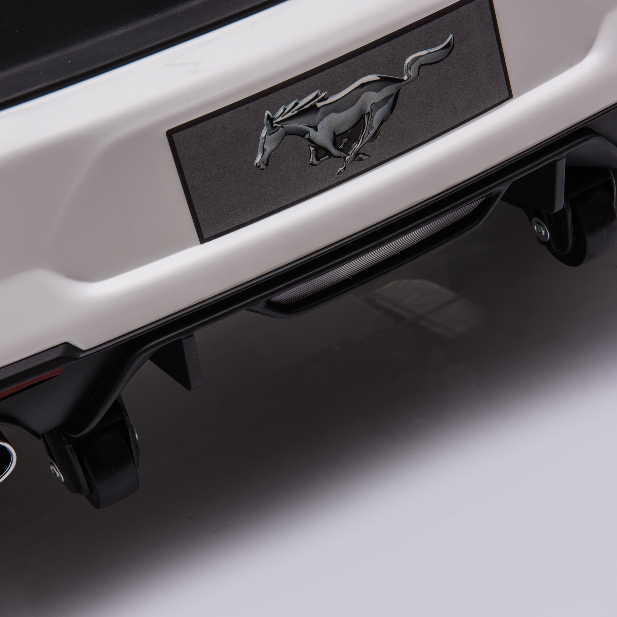 Elbil Ford Mustang 2 x 12V batteri, 24V output EVA hjul, PU lædersæde