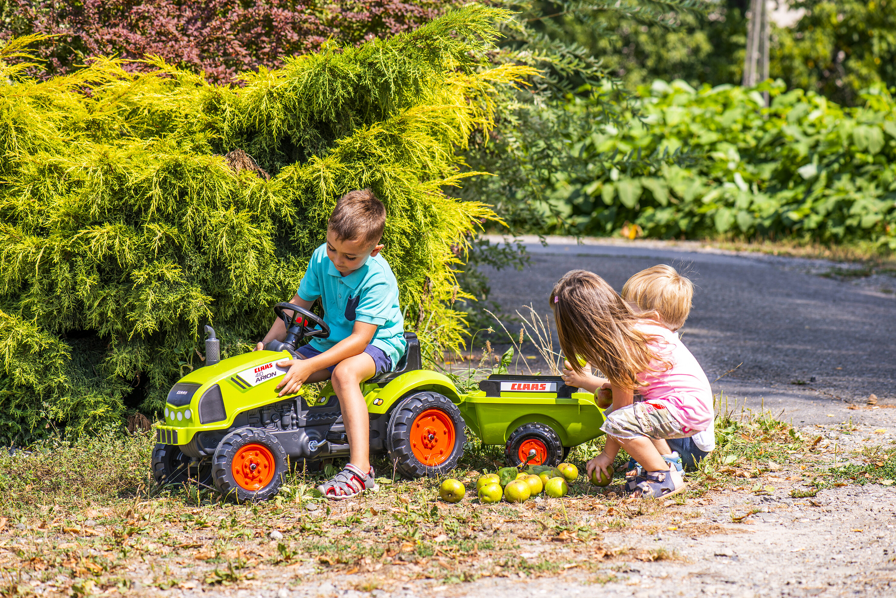 Traktor med vogn FALK Claas