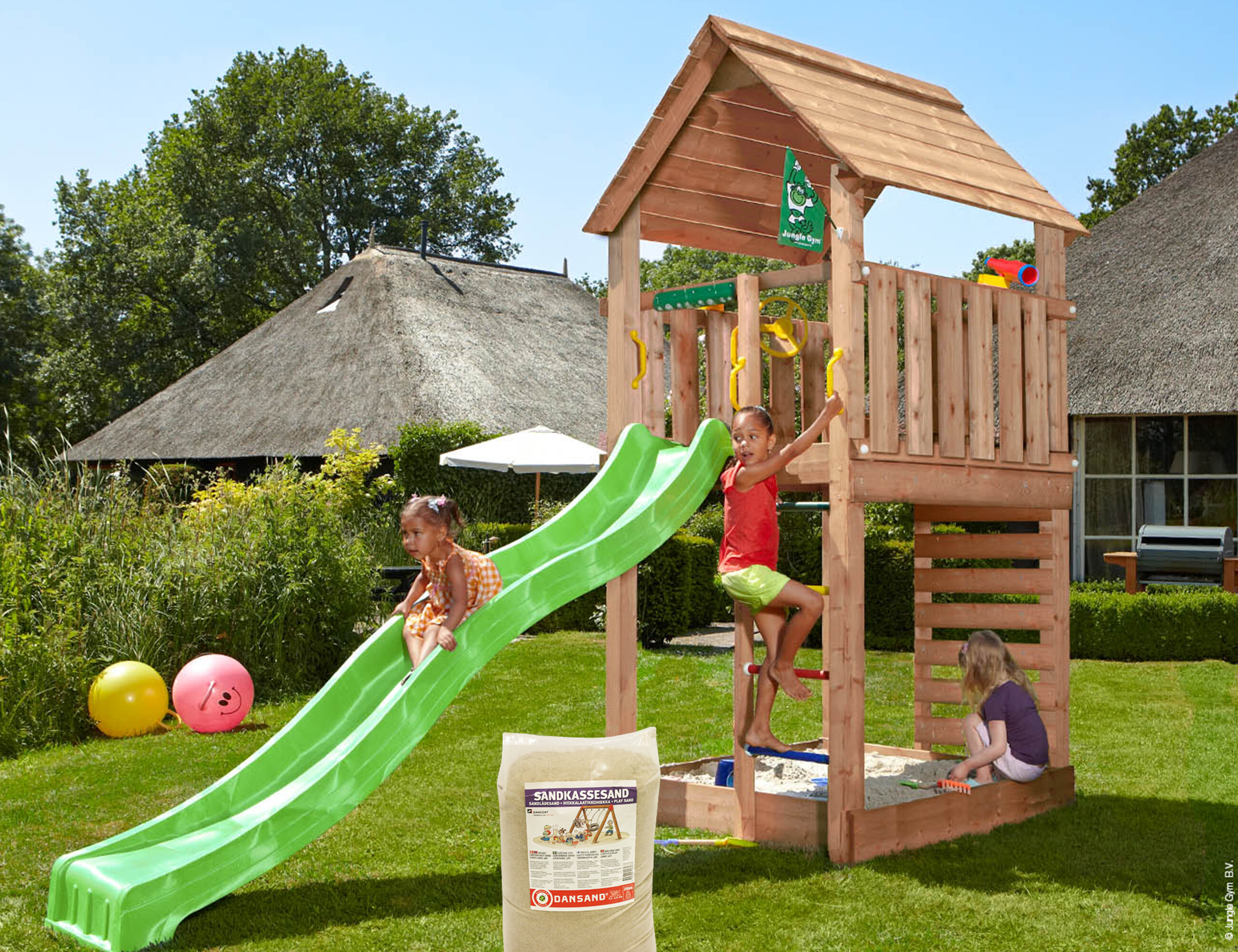 Legetårn Jungle Gym Cabin 2.1 m/grøn rutsjebane og 120 kg sand