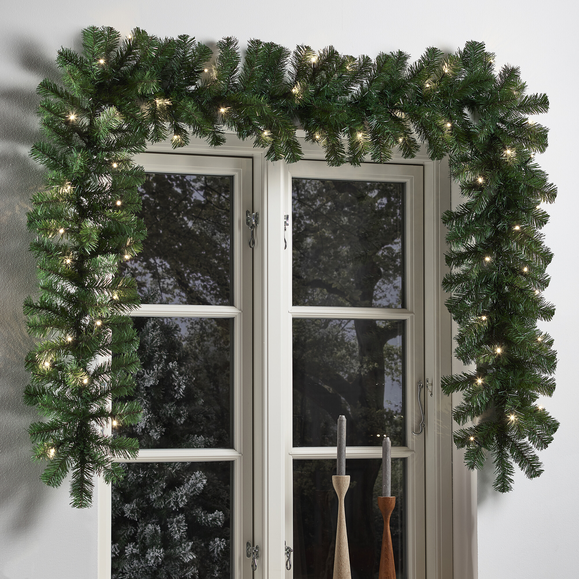 Kunstig granguirlande 270 cm med lys NORDIC WINTER