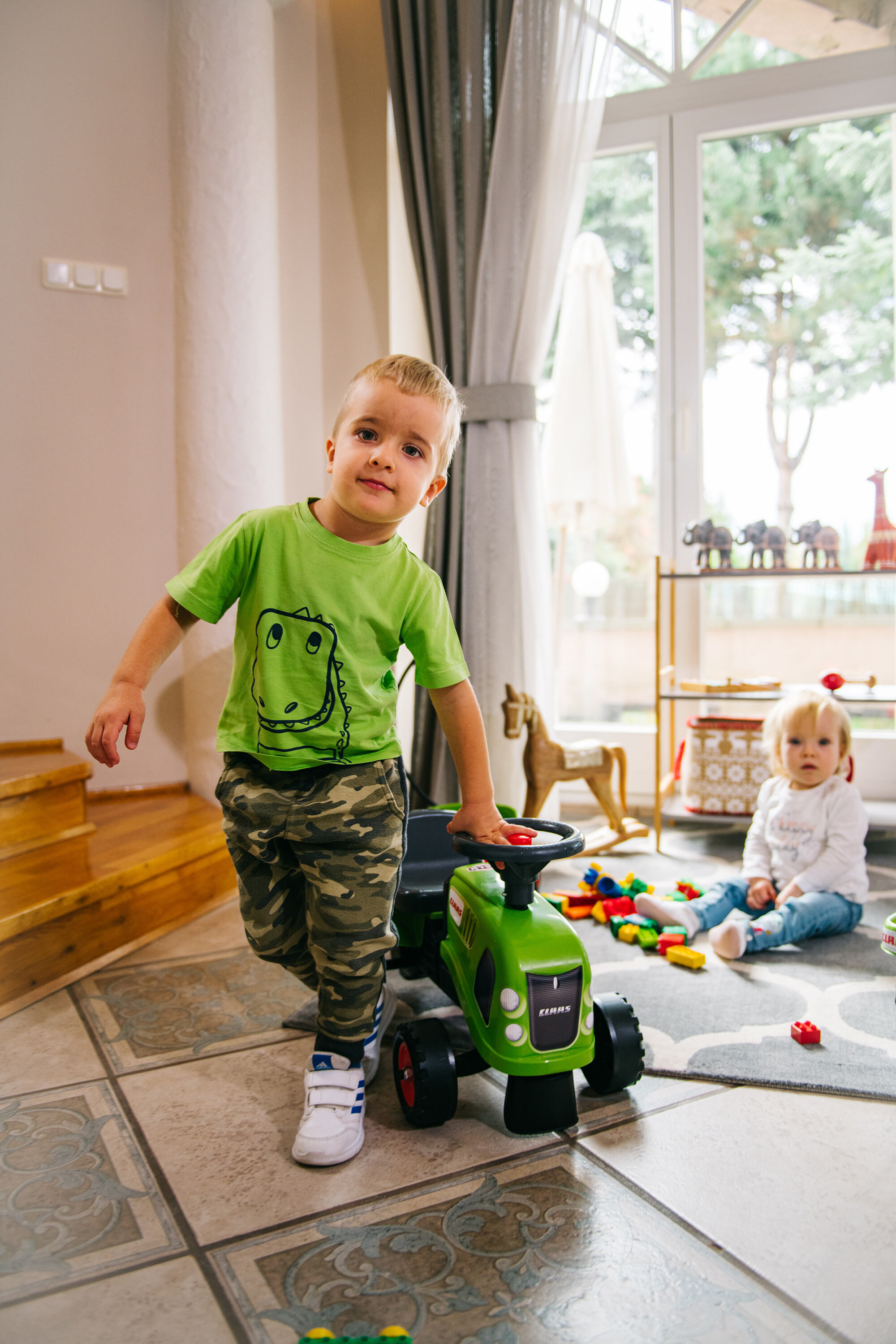 Traktor med trailer, rive og skovl Baby Claas FALK