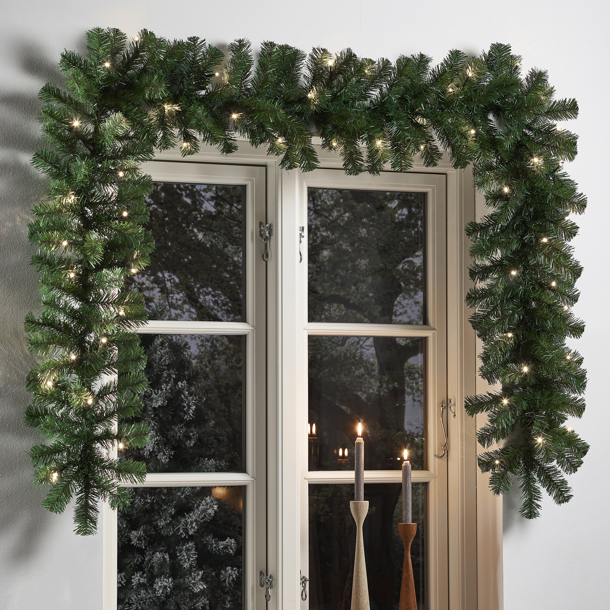 Kunstig granguirlande 270 cm med lys NORDIC WINTER