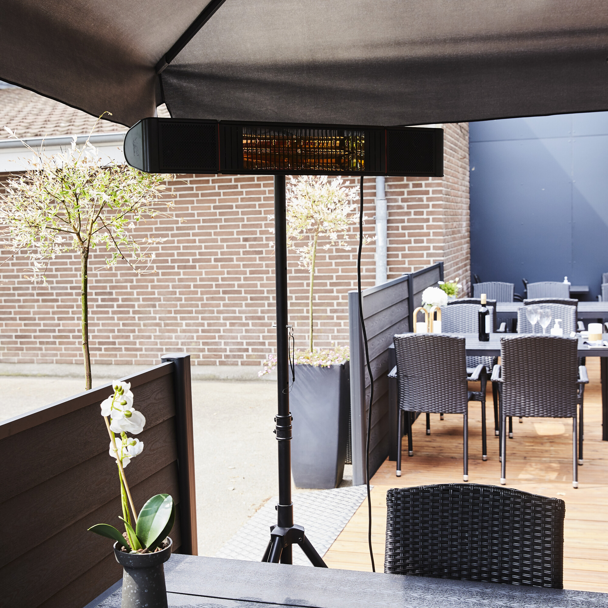 Terrassevarmer ECO pro-line 2000W, BT APP og højtalere HEAT1, sort