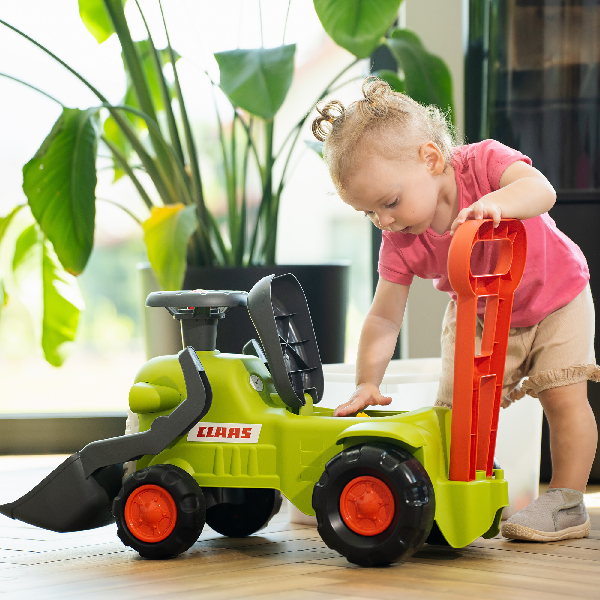 Traktor med rat, horn, og skubbehåndtag Claas Vintage FALK