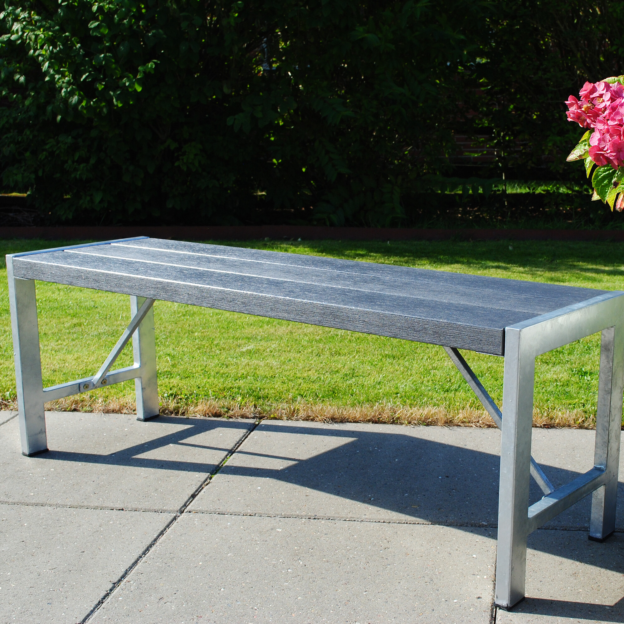 Bænk H-model 123 cm, nonwood antracit og galv. stel HORTUS