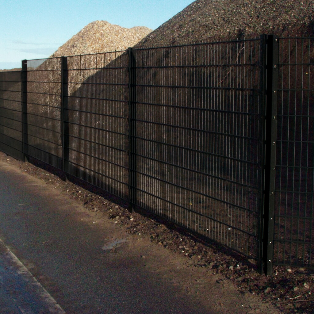 Panelhegn Strong Closing 183 x 250 cm, 8/6/8 mm, sort