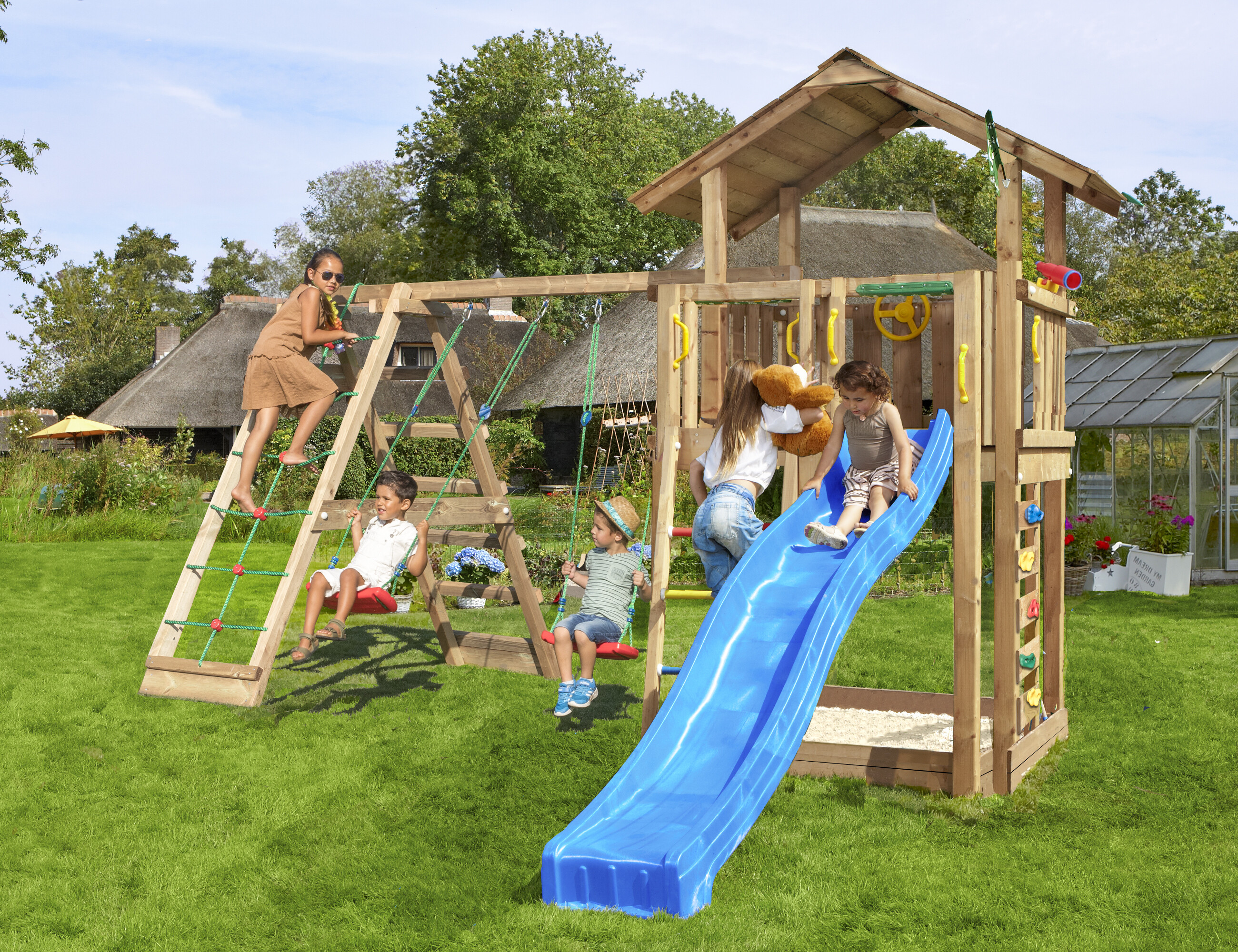Playtower Jungle Gym Chalet 2.1 m/2-Climb Module 220 and blue slide