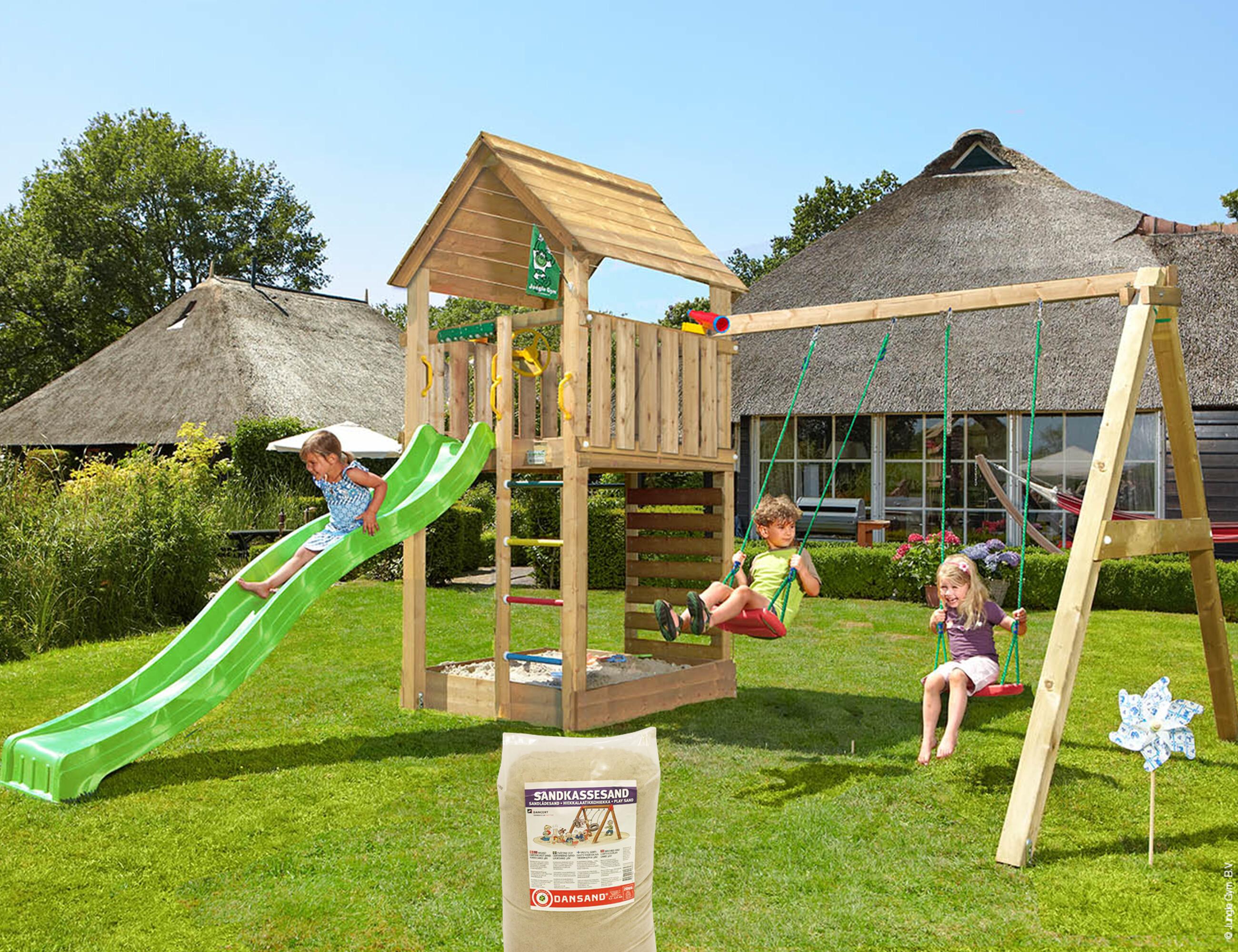 Legetårn Jungle Gym Cabin 2.1 m/2-Swing Module 220, grøn rutsjebane og 120 kg sand